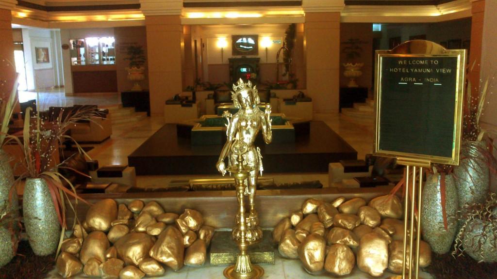 Hotel Yamuna View Агра Экстерьер фото
